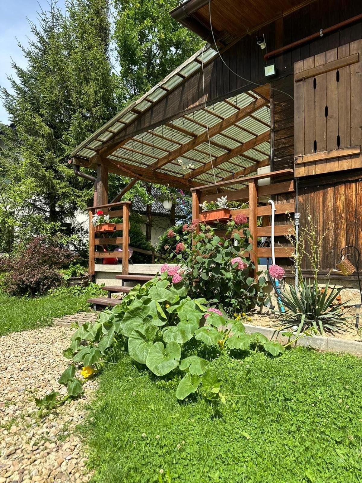 Gospodarstwo Agroturystyczne U Stasikow Spytkowice  Exterior photo